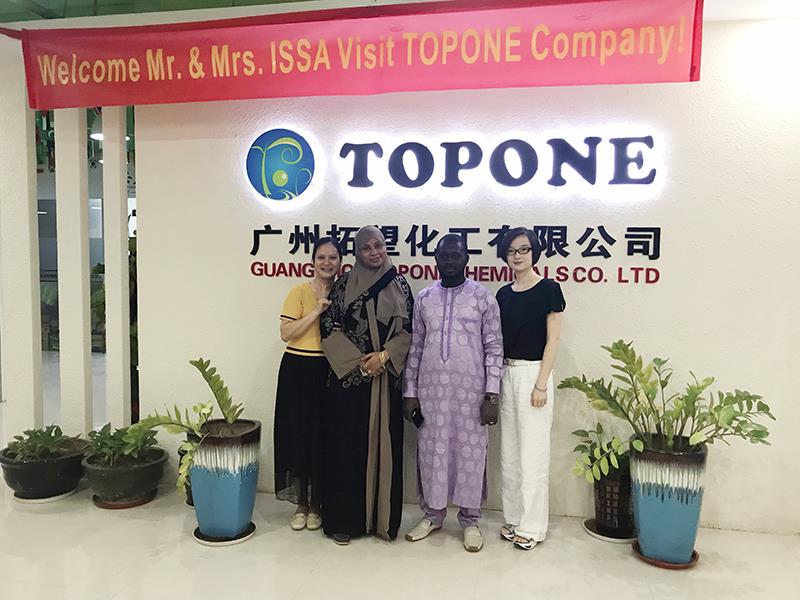 Добро пожаловать нашего клиента из Нигерии посетить офис компании Guangzhou Topone и компании Jinjiang.